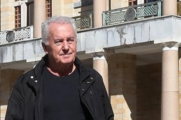 Víctor Manuel «Canto mejor que hace años, son cosas de la edad» El